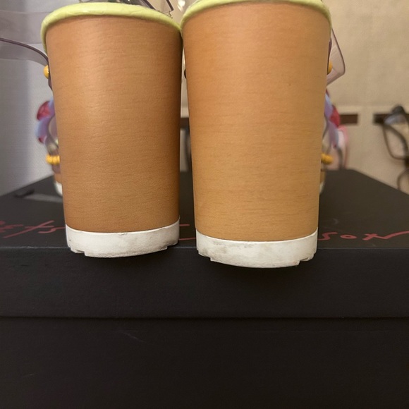 Sandal’s - Picture 2 of 5